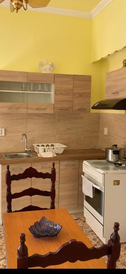 Anita'S Hosting Apartment Kalamata Exterior photo