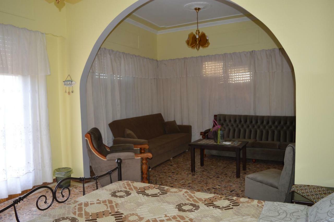 Anita'S Hosting Apartment Kalamata Exterior photo