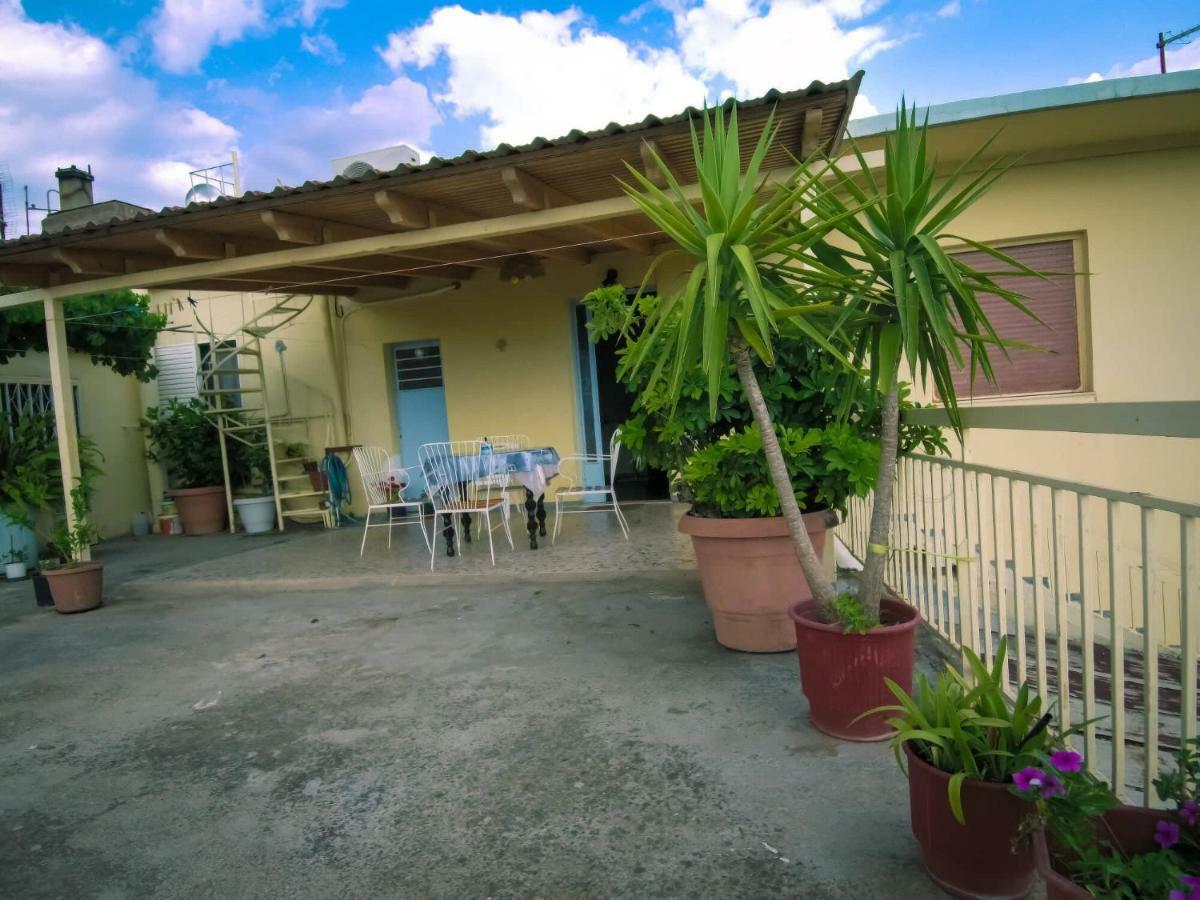 Anita'S Hosting Apartment Kalamata Exterior photo